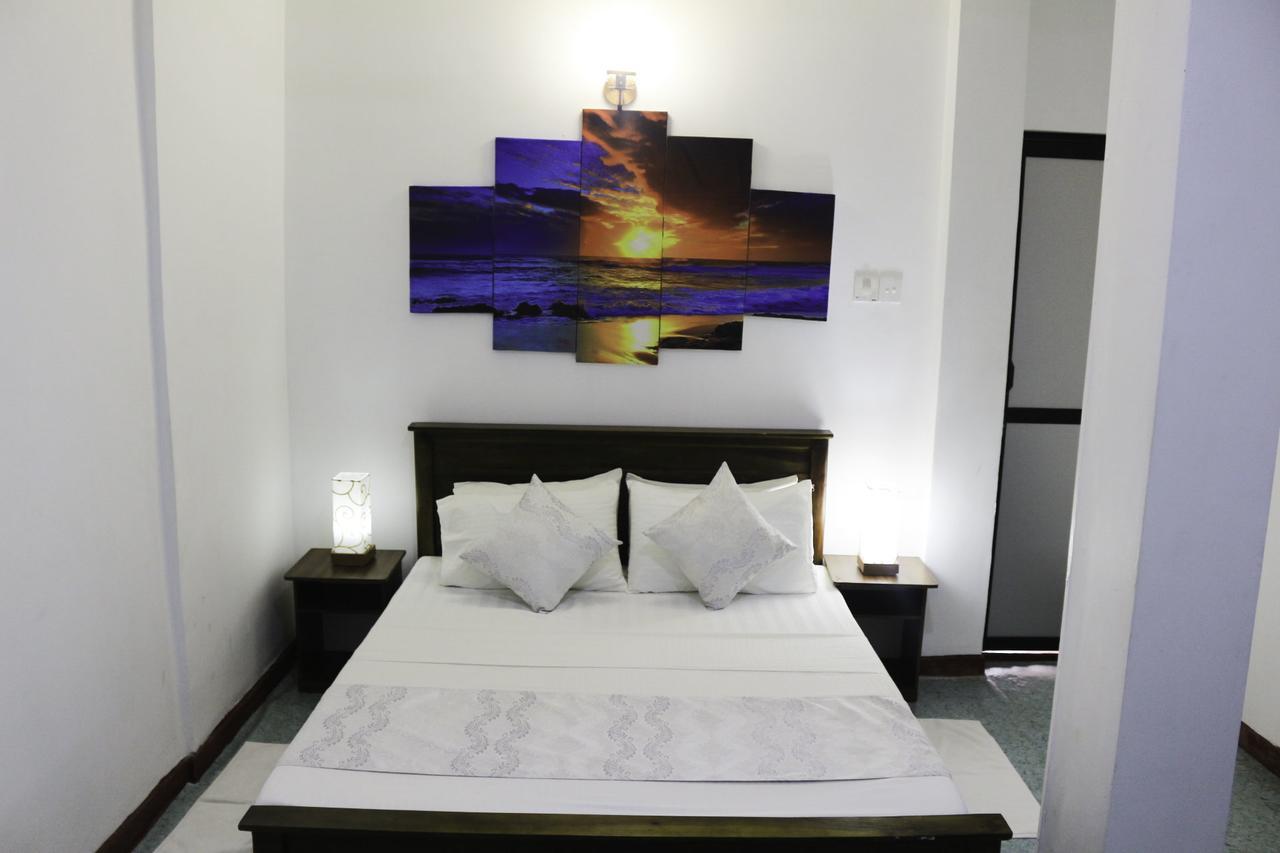 Yoho Travellers Residence Kandy Exterior photo