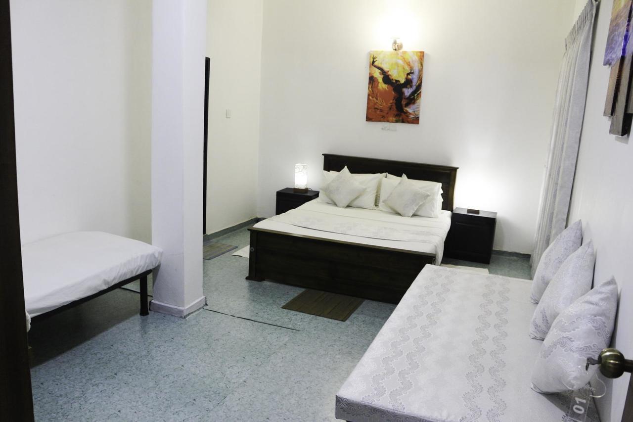 Yoho Travellers Residence Kandy Exterior photo