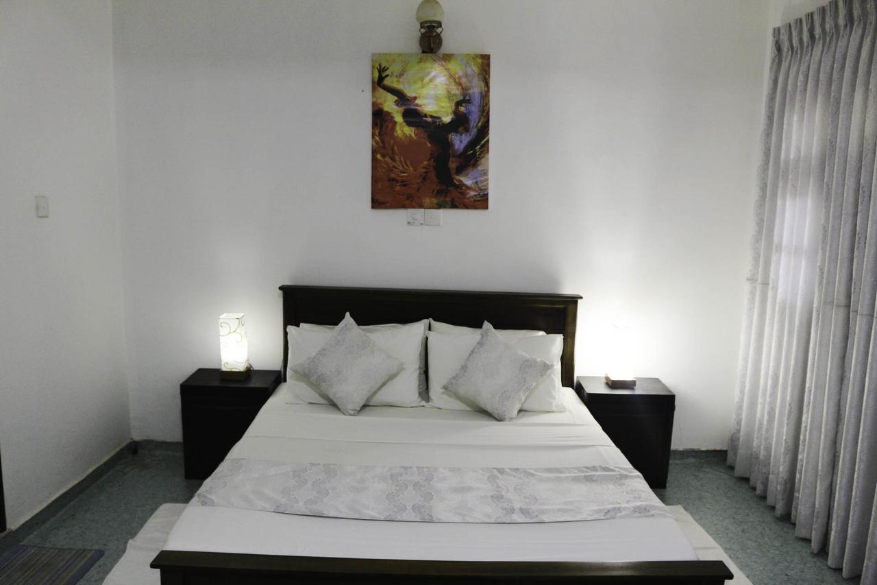 Yoho Travellers Residence Kandy Exterior photo