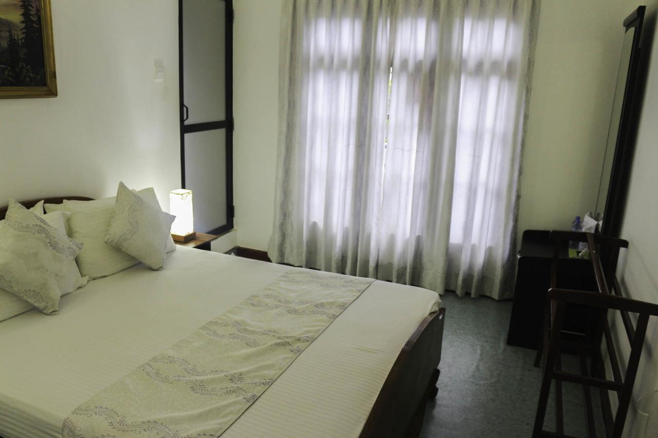 Yoho Travellers Residence Kandy Exterior photo