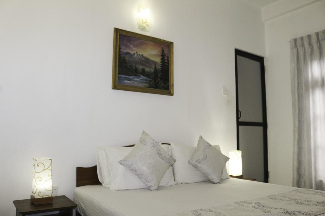 Yoho Travellers Residence Kandy Exterior photo