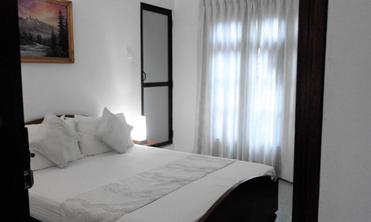 Yoho Travellers Residence Kandy Exterior photo